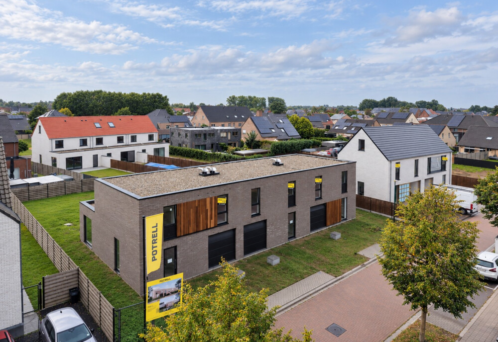 Moderne nieuwbouwwijk met Potrell bord