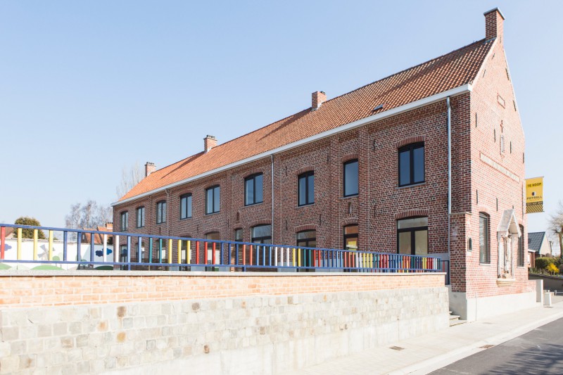 4 karaktervolle woningen in voormalig schoolgebouw Gits